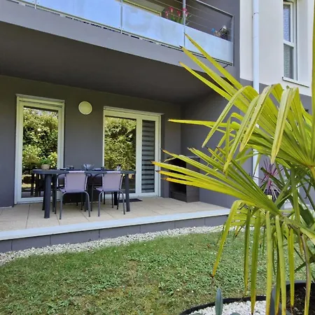 - En Rez-de-chaussee Amenage Avec Elegance - Jardin Privatif * 鲁瓦扬