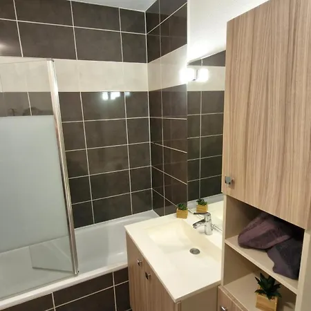 - En Rez-de-chaussee Amenage Avec Elegance - Jardin Privatif Руайян